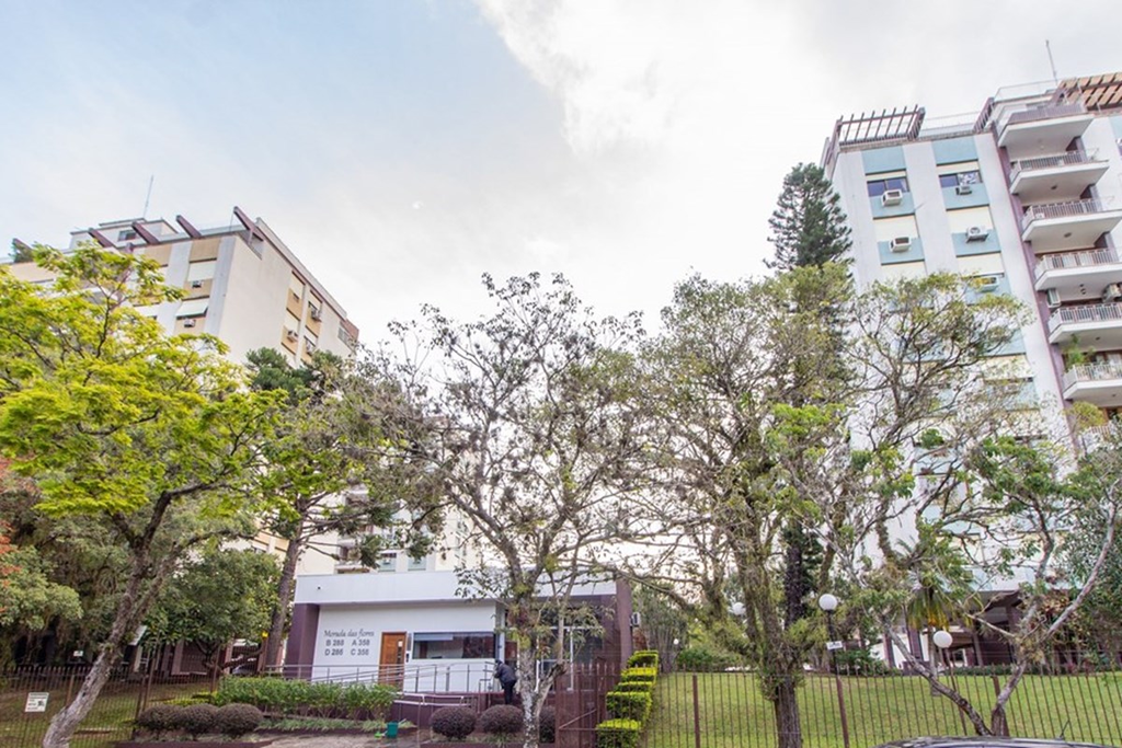 Apartamento com 130m², 3 dormitórios no bairro Jardim Lindóia em Porto Alegre para Comprar