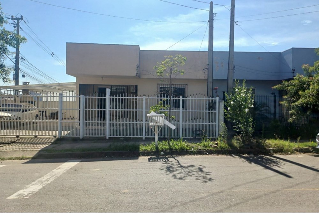 Casa com 49m², 2 dormitórios no bairro Jardim Algarve em Alvorada para Comprar