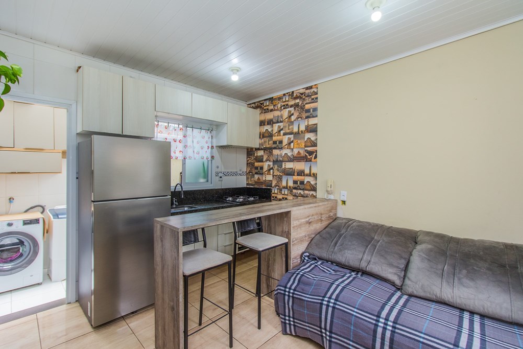 Casa de Condomínio com 42m², 2 dormitórios no bairro Niterói em Canoas para Comprar