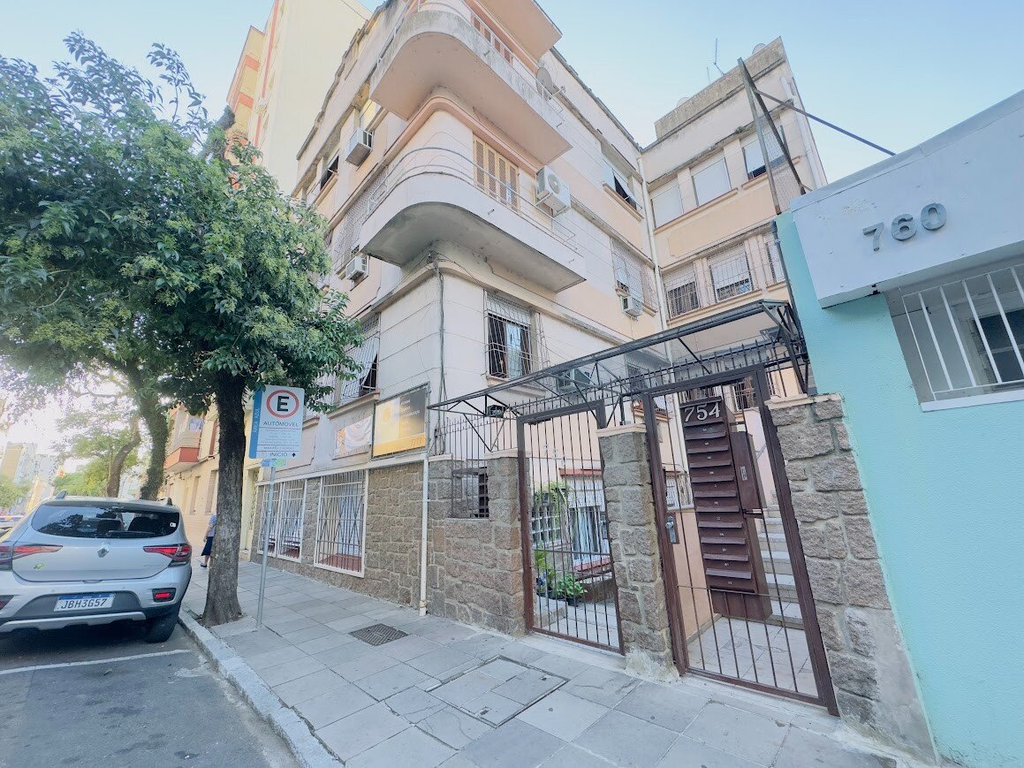 Apartamento com 70m², 2 dormitórios no bairro Centro Histórico em Porto Alegre para Comprar