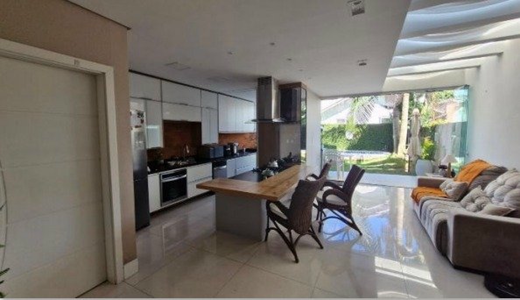 Casa de Condomínio com 217m², 3 dormitórios no bairro Passo das Pedras em Porto Alegre para Comprar