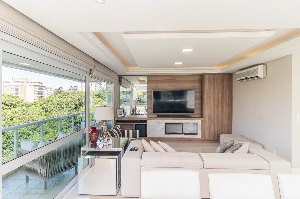 Apartamento com 187m², 3 dormitórios no bairro Bela Vista em Porto Alegre para Comprar