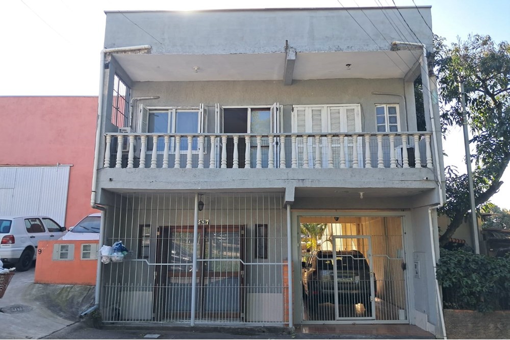 Casa com 170m², 2 dormitórios no bairro Jardim Algarve em Alvorada para Comprar