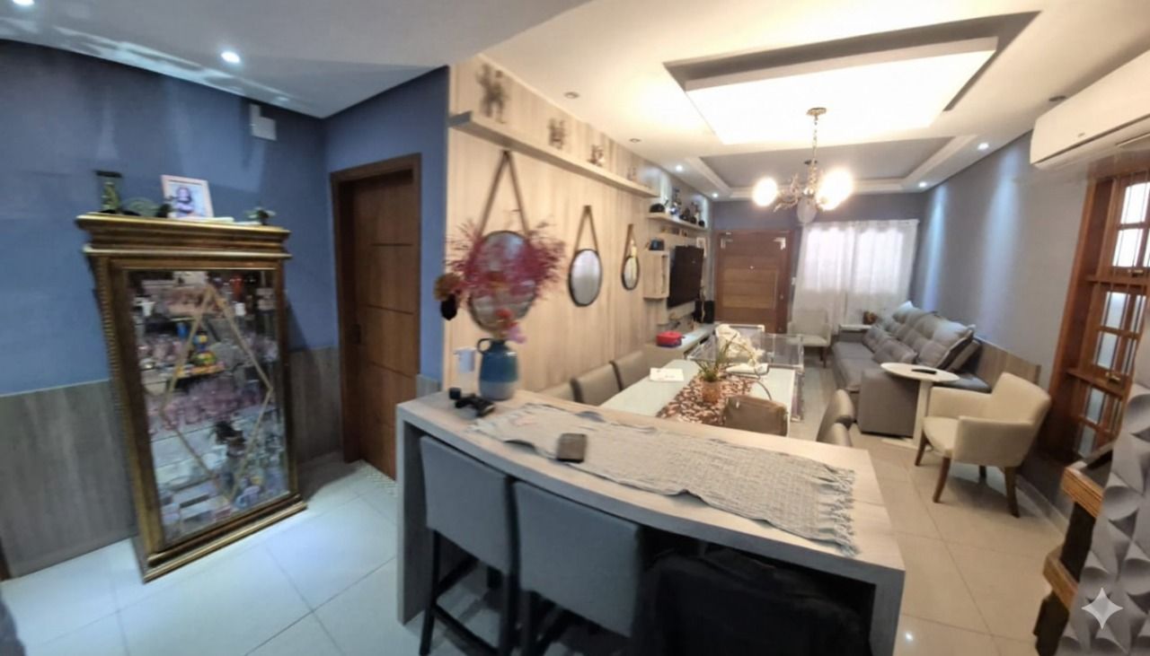 Casa à venda com 5 quartos, 149m² - Foto 1