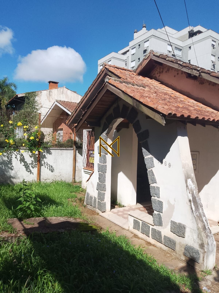 Casa com 72m², 3 dormitórios no bairro Cristal em Porto Alegre para Comprar