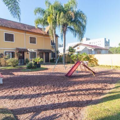 Casa, 3 dormitórios no bairro Ipanema em Porto Alegre para Comprar