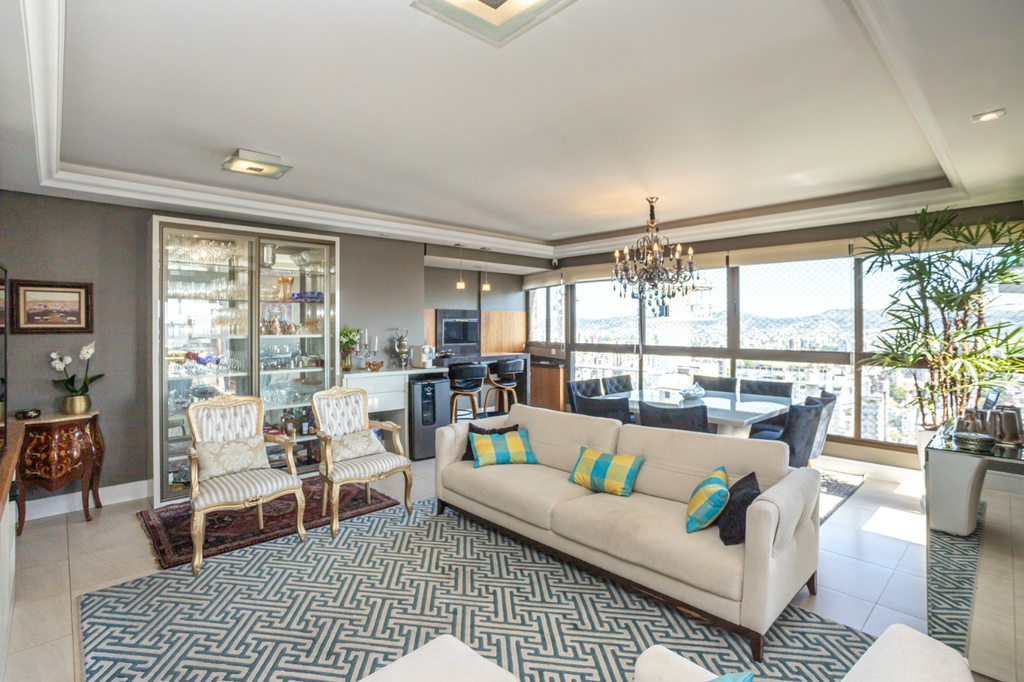 Apartamento com 132m², 3 dormitórios no bairro Bela Vista em Porto Alegre para Comprar