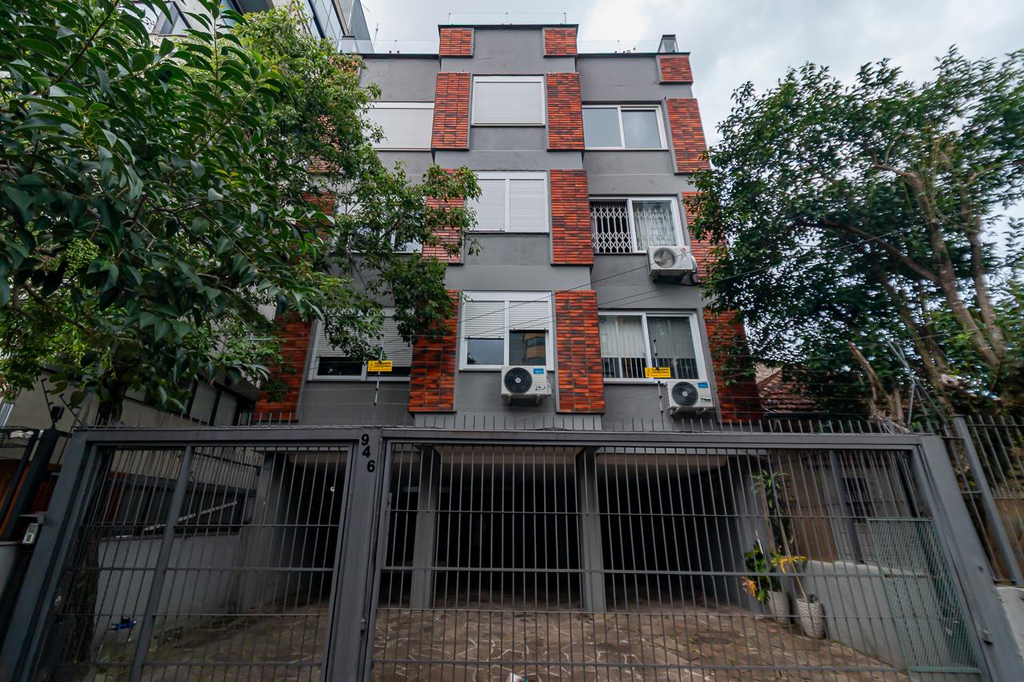 Apartamento com 141m², 3 dormitórios no bairro Menino Deus em Porto Alegre para Comprar