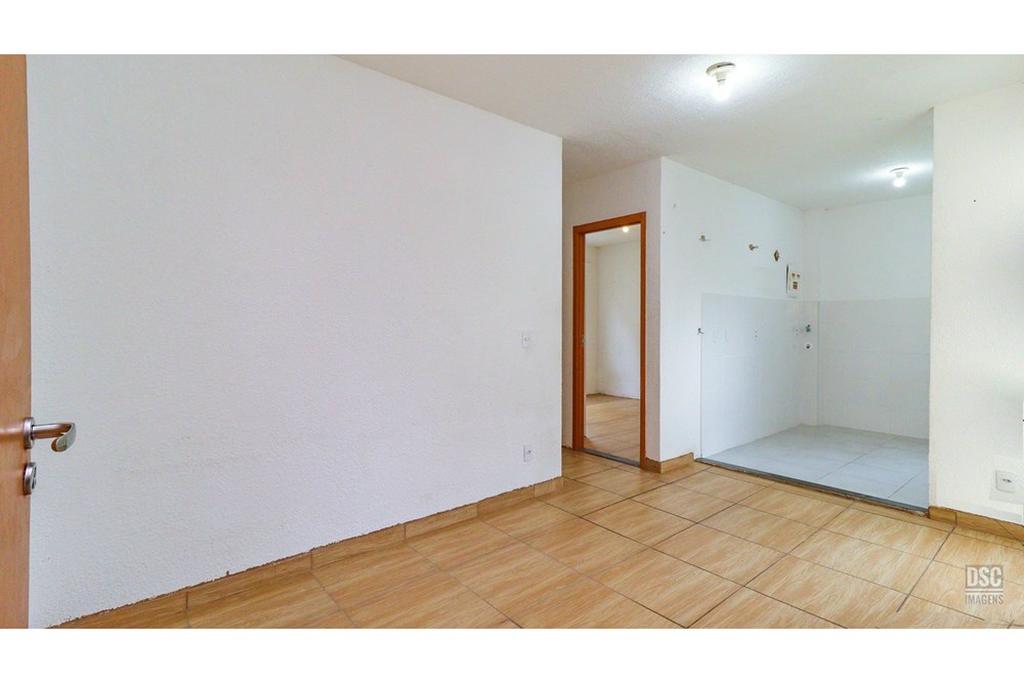 Apartamento com 40m², 2 dormitórios no bairro Restinga em Porto Alegre para Comprar