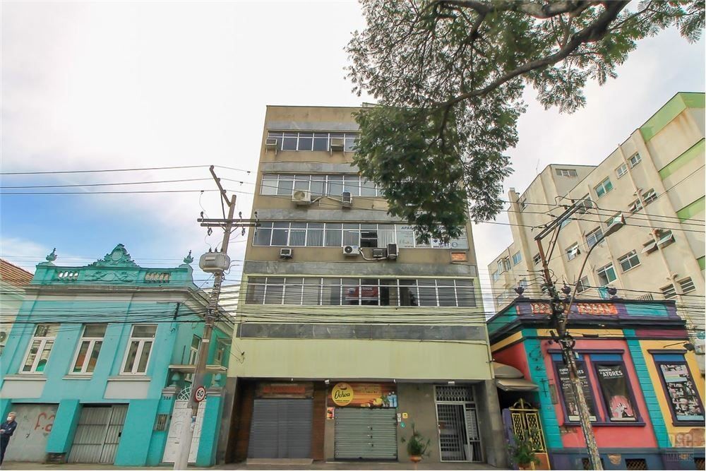 Sala Comercial com 38m² no bairro Floresta em Porto Alegre para Comprar