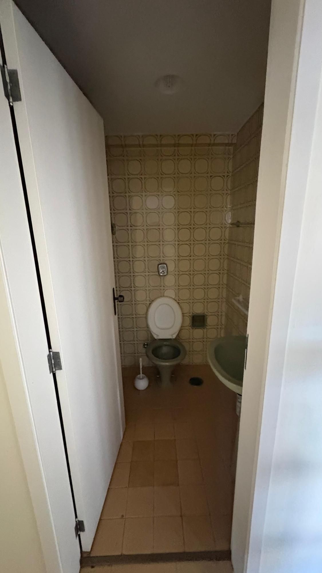 Apartamento de 2 dorm./ na Av. Independência, / Em frente ao Complexo Hospitalar Santa Casa e próximo à UFRGS.