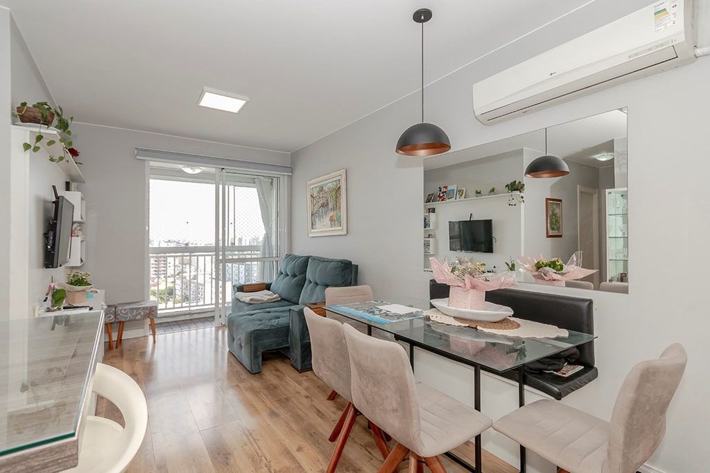 Apartamento com 60m², 2 dormitórios no bairro Cristo Redentor em Porto Alegre para Comprar