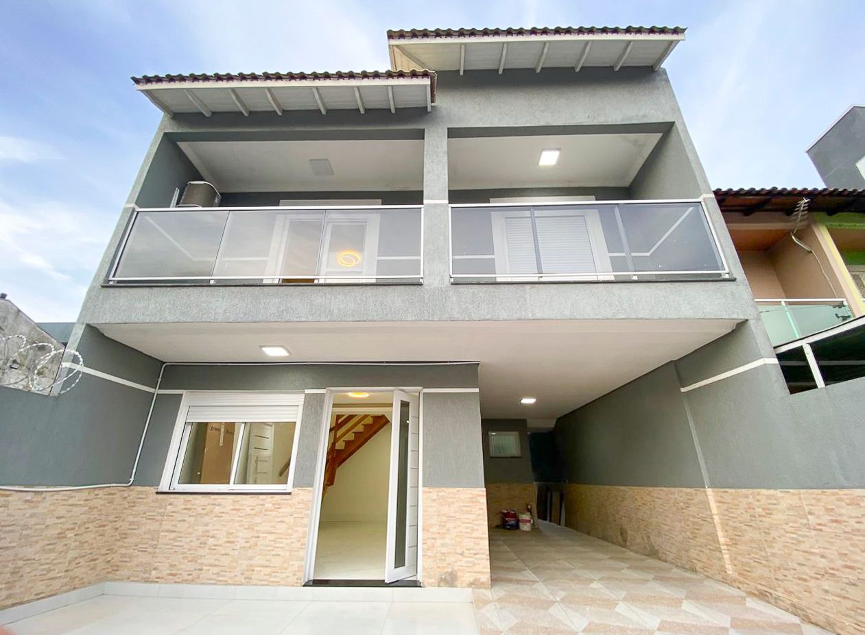 Casa, 4 dormitórios no bairro Jardim Algarve em Alvorada para Comprar