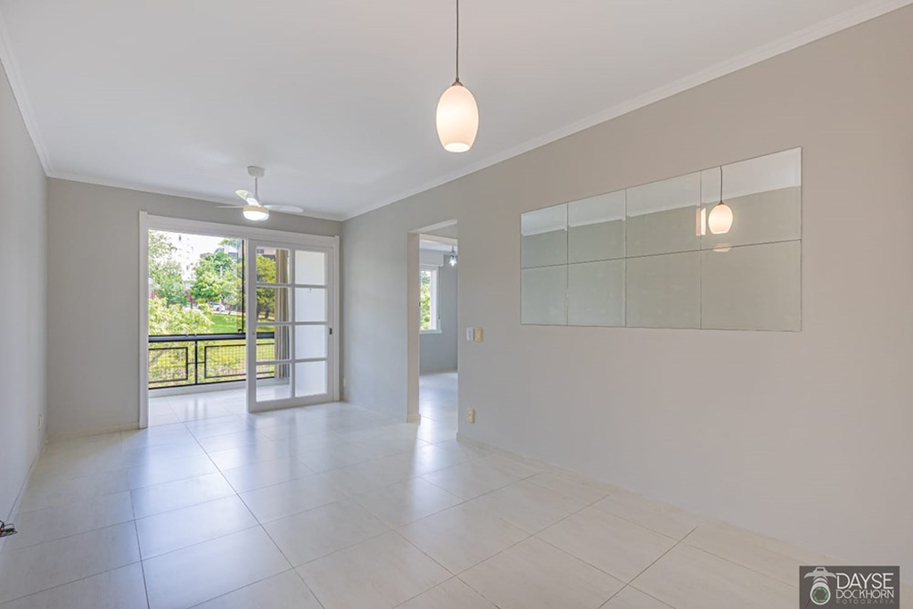 Apartamento com 70m², 2 dormitórios no bairro Jardim do Salso em Porto Alegre para Comprar