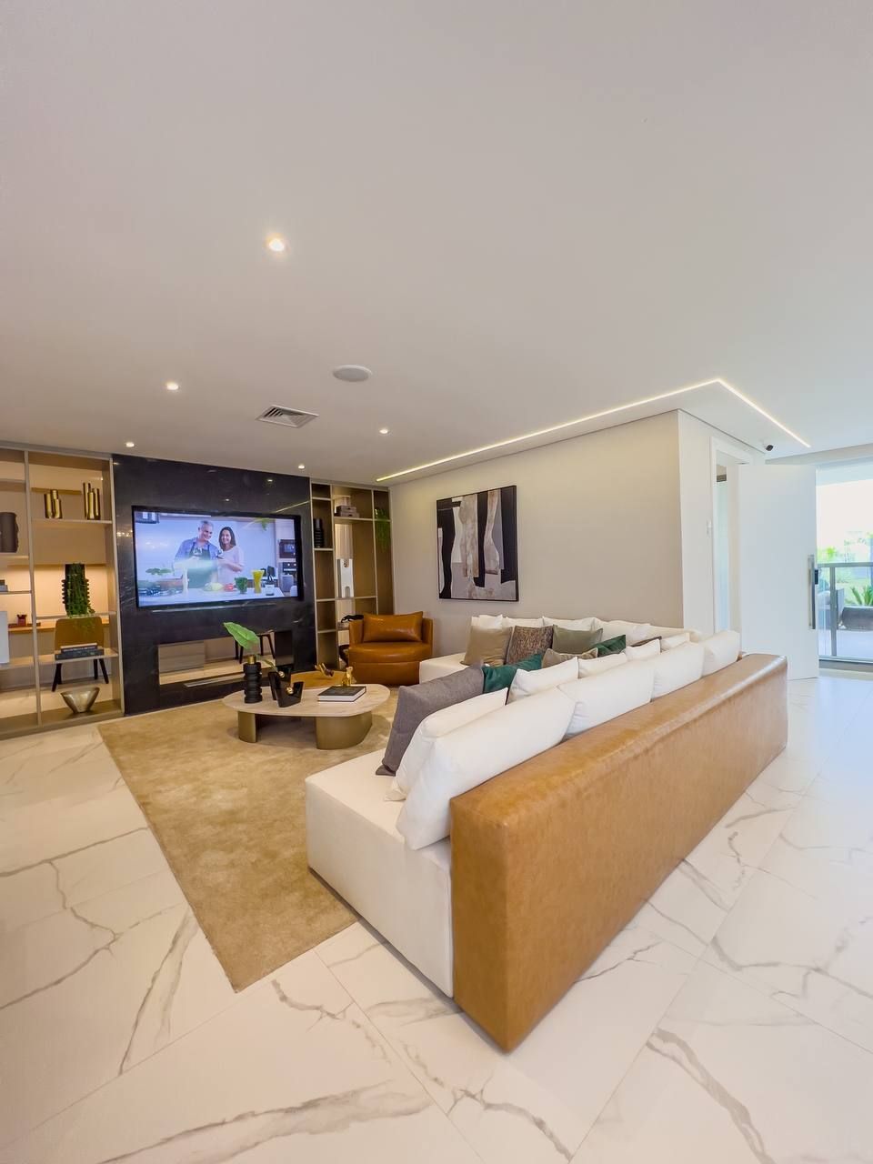 Apartamento à venda com 4 quartos, 244m² - Foto 1