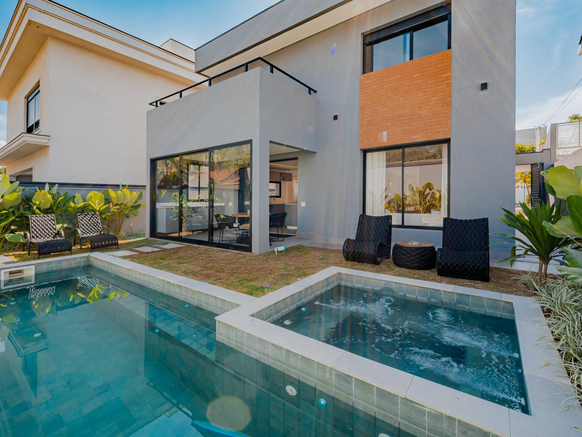 Sobrado, 4 quartos, 317 m² - Foto 1