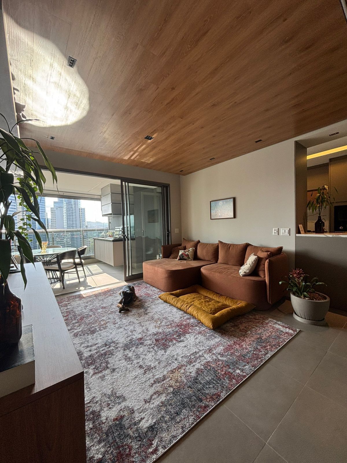 Apartamento à venda com 3 quartos, 123m² - Foto 2