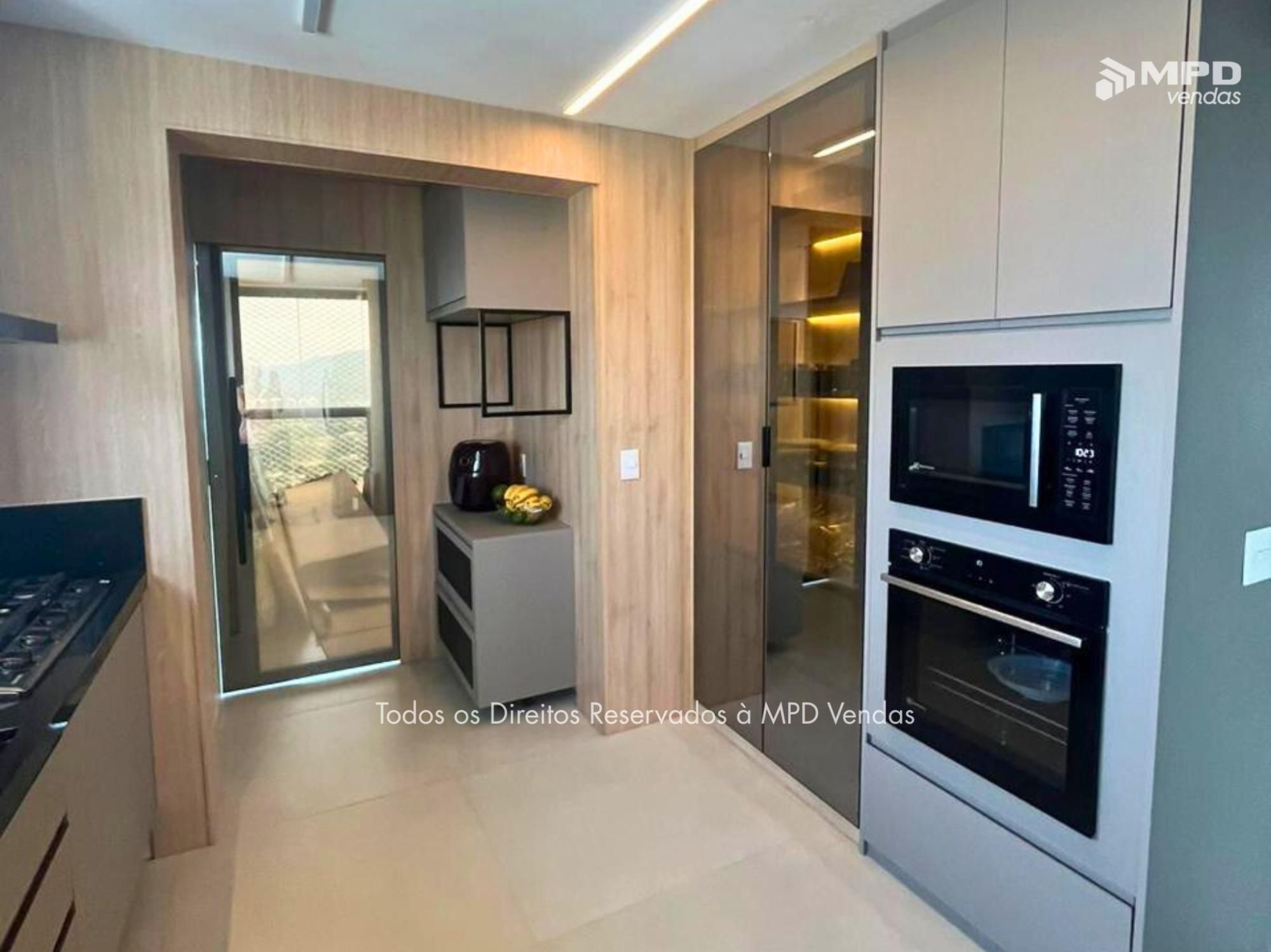 Apartamento à venda com 3 quartos, 180m² - Foto 9