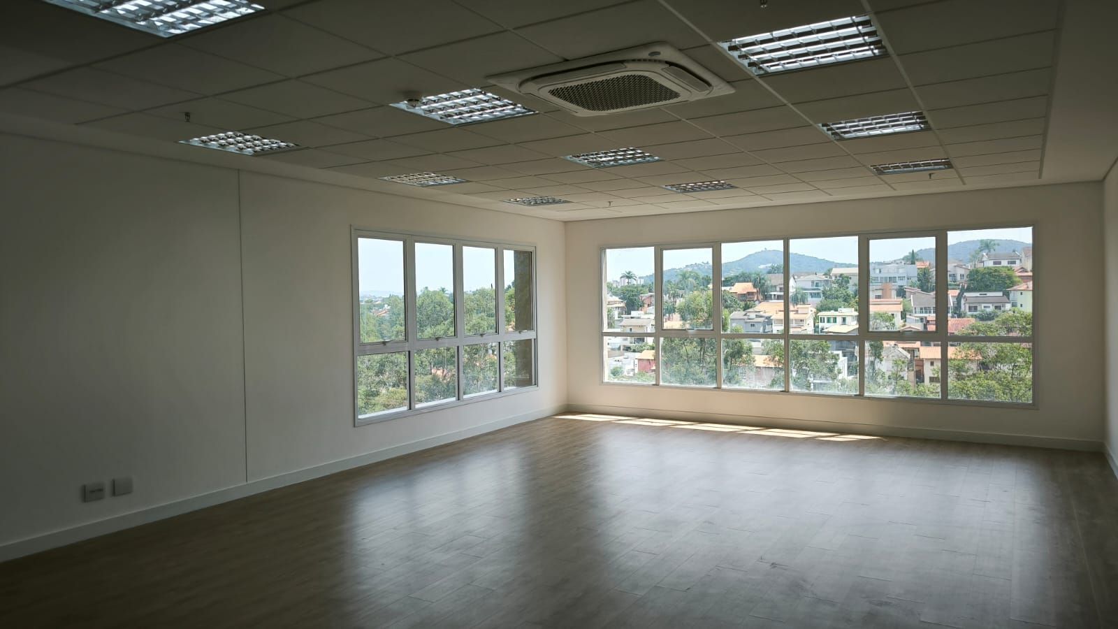 Conjunto Comercial-Sala à venda com 1 quarto, 85m² - Foto 6