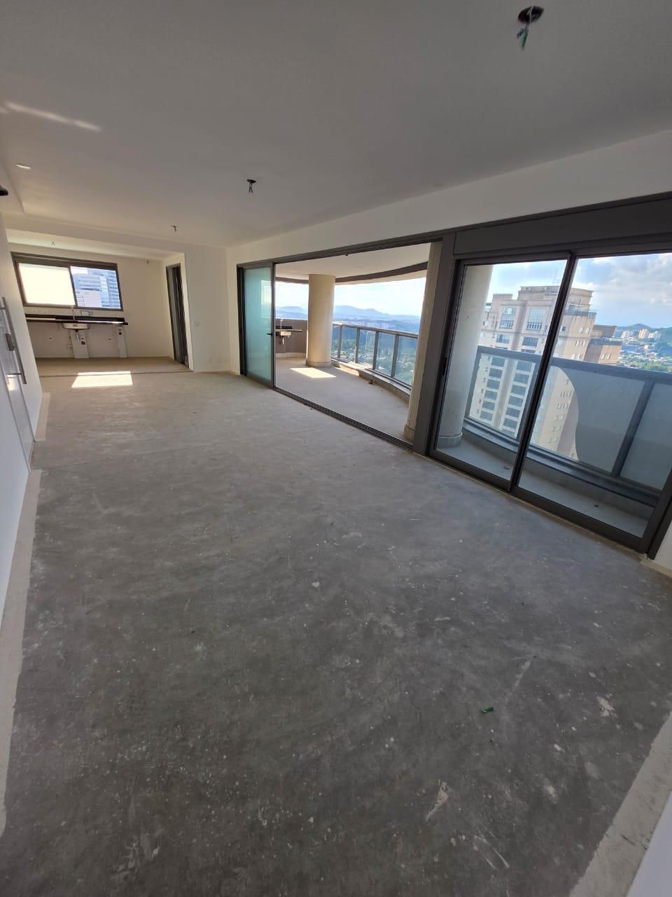 Apartamento à venda com 3 quartos, 180m² - Foto 1