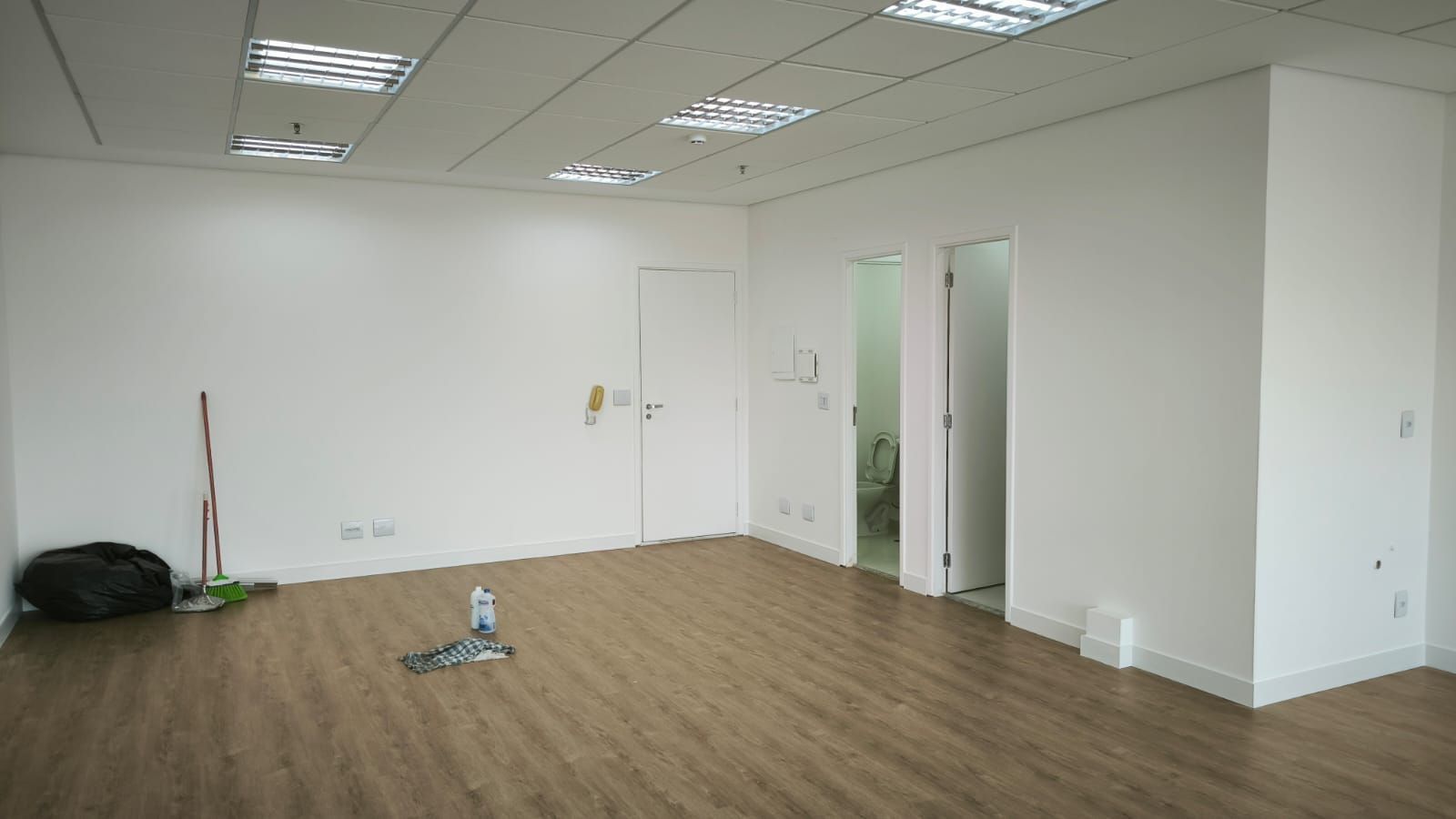 Conjunto Comercial-Sala à venda com 1 quarto, 85m² - Foto 7