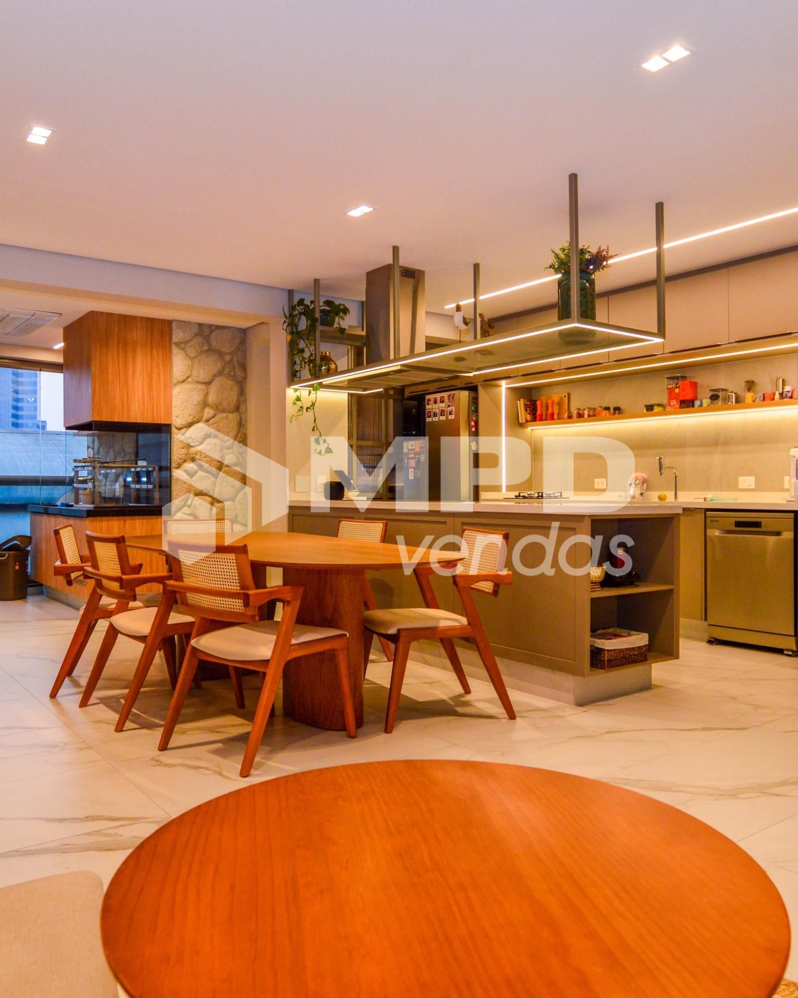 Apartamento à venda com 2 quartos, 123m² - Foto 1
