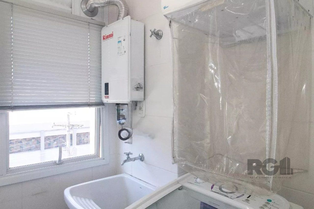 Apartamento, 2 dormitórios no bairro Partenon em Porto Alegre para Comprar