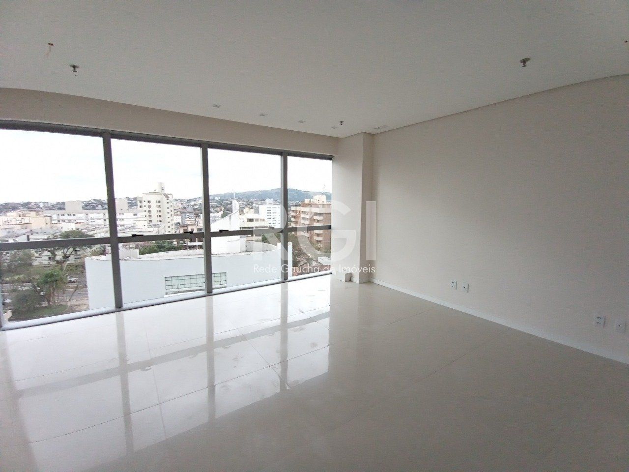 Sala Comercial com 37m² no bairro Petrópolis em Porto Alegre para Comprar