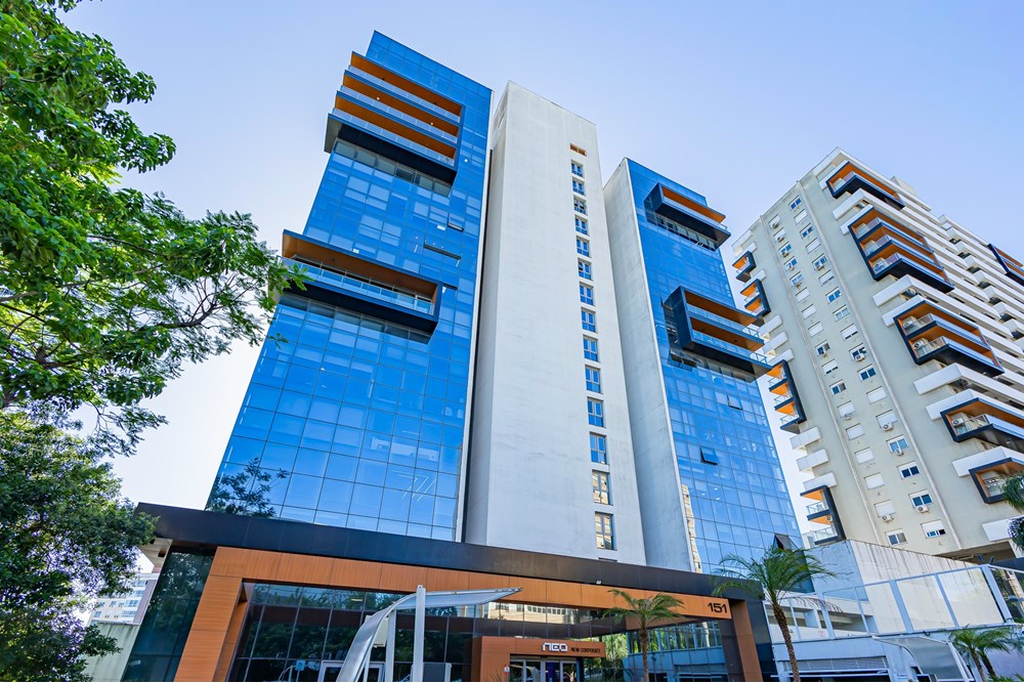 Sala Comercial com 37m² no bairro Petrópolis em Porto Alegre para Comprar