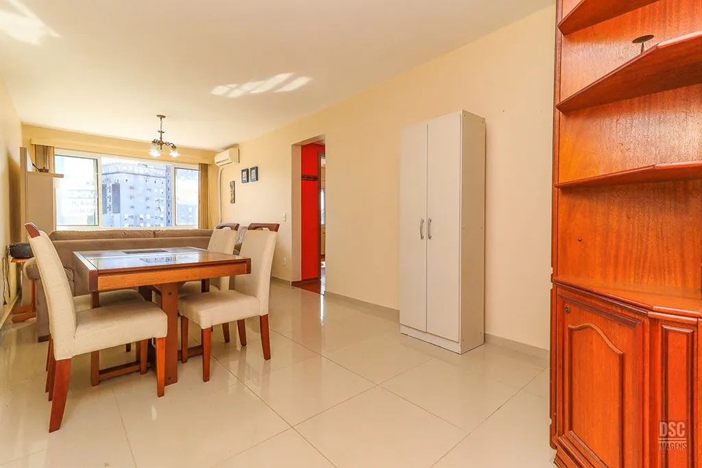 Apartamento com 69m², 2 dormitórios no bairro Santana em Porto Alegre para Comprar