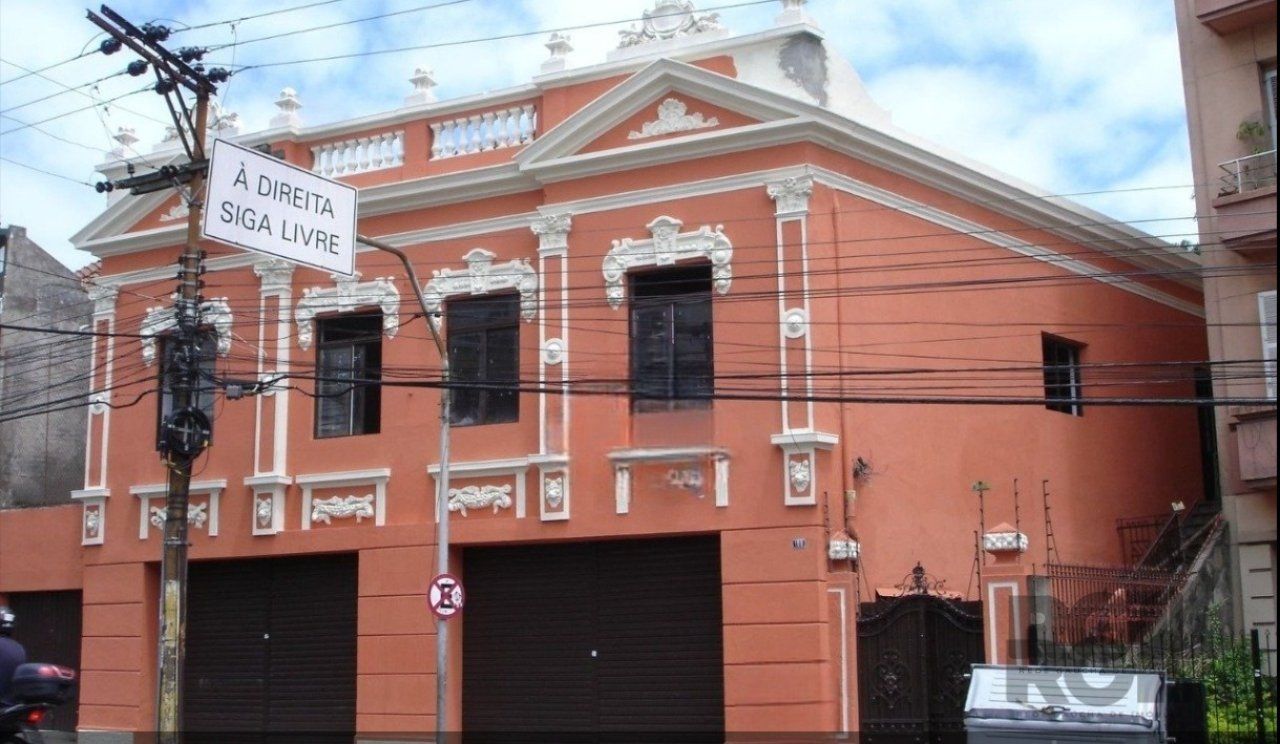 Casa Comercial com 460m² no bairro Floresta em Porto Alegre para Comprar