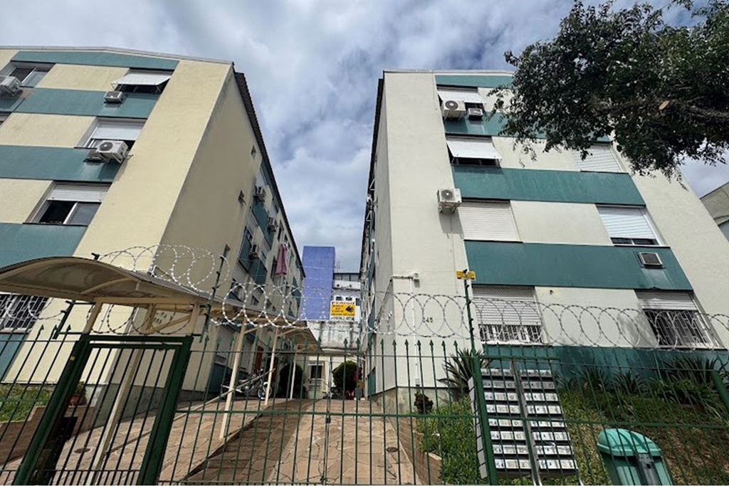 Apartamento com 60m², 2 dormitórios no bairro Jardim do Salso em Porto Alegre para Comprar