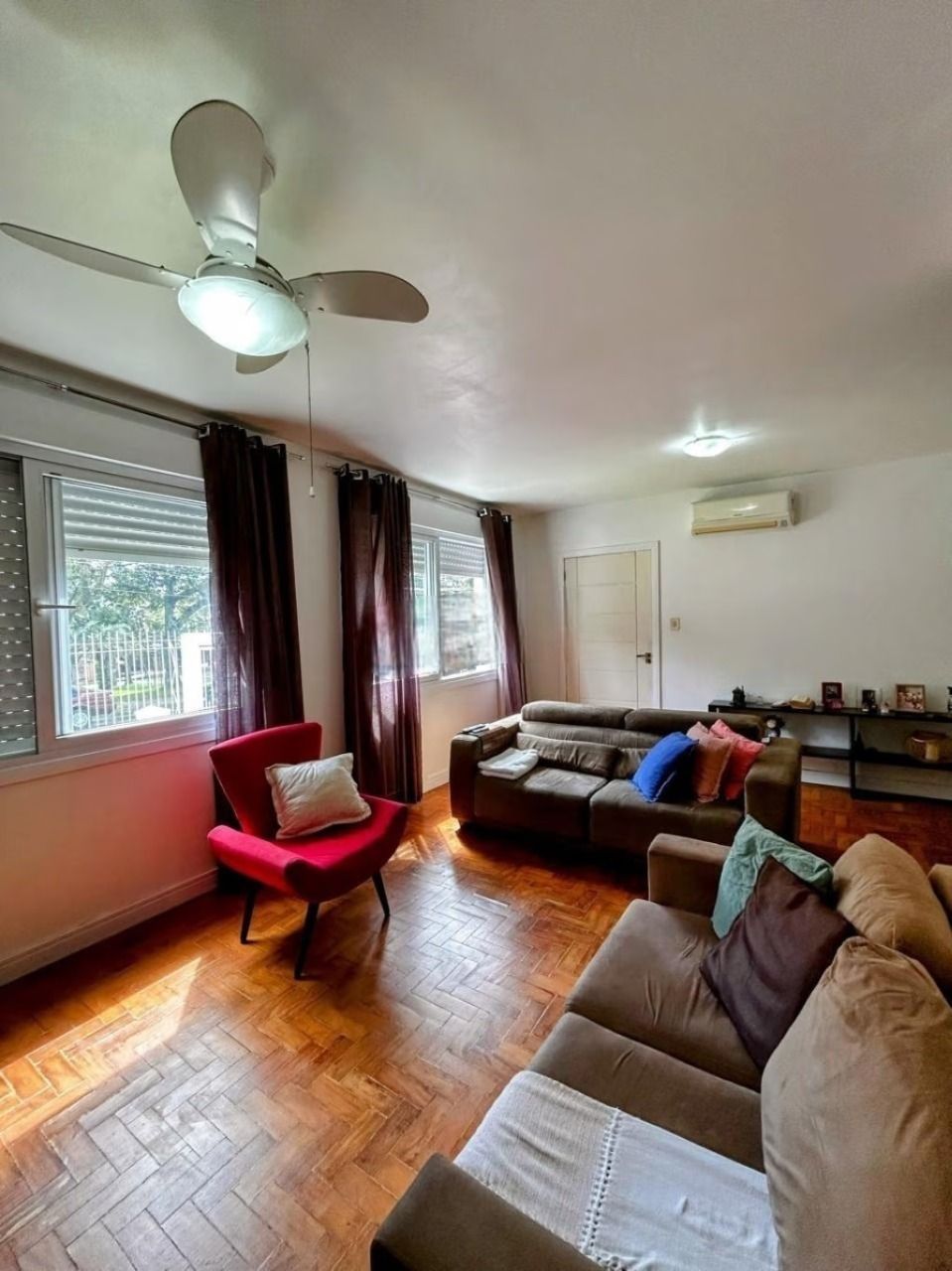 Casa, 2 dormitórios no bairro Vila Ipiranga em Porto Alegre para Comprar