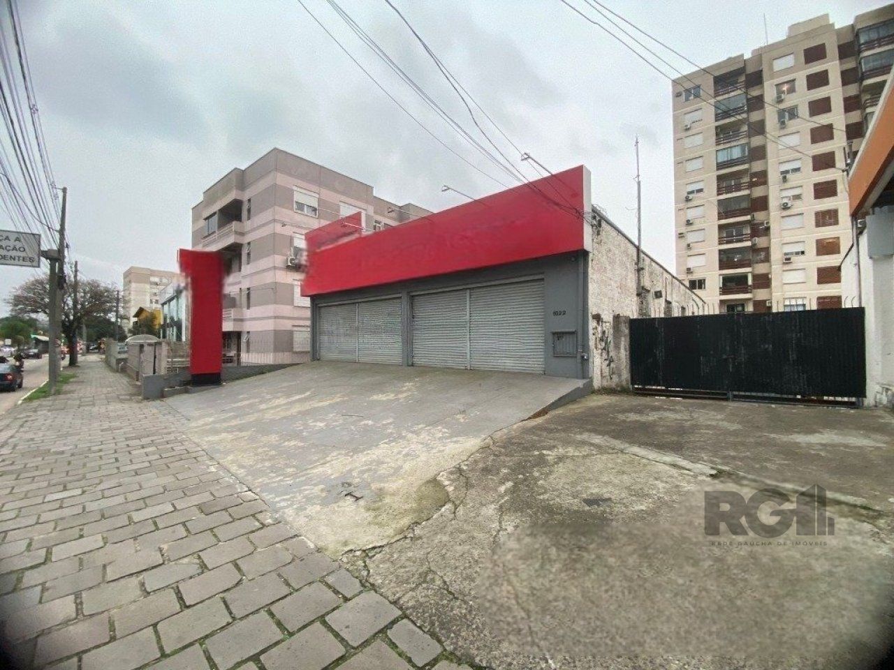 Loja com 840m², 1 dormitório no bairro Partenon em Porto Alegre para Comprar