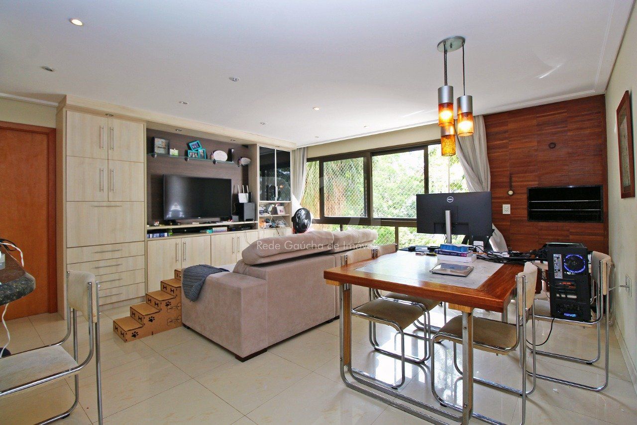 Apartamento com 91m², 3 dormitórios no bairro Petrópolis em Porto Alegre para Comprar