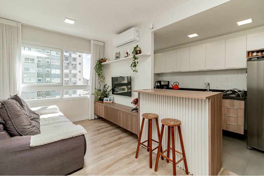 Apartamento com 57m², 2 dormitórios no bairro São Sebastião em Porto Alegre para Comprar
