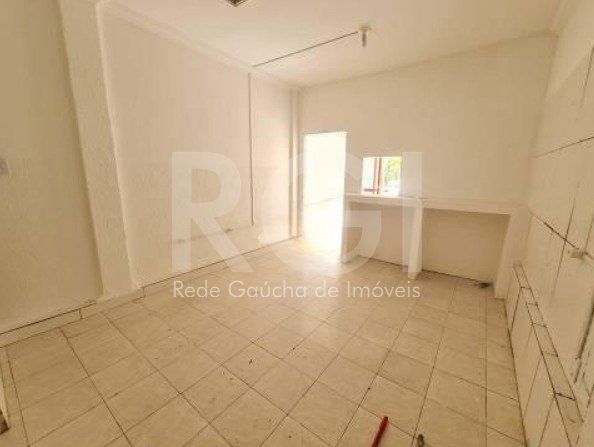 Loja com 56m² no bairro Floresta em Porto Alegre para Comprar