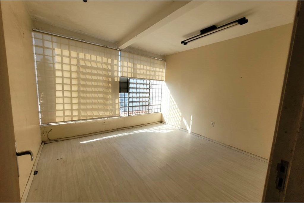 Casa com 100m², 3 dormitórios no bairro Menino Deus em Porto Alegre para Comprar