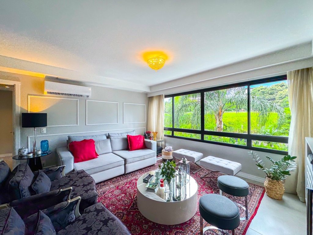 Apartamento com 124m², 3 dormitórios no bairro Chácara das Pedras em Porto Alegre para Comprar