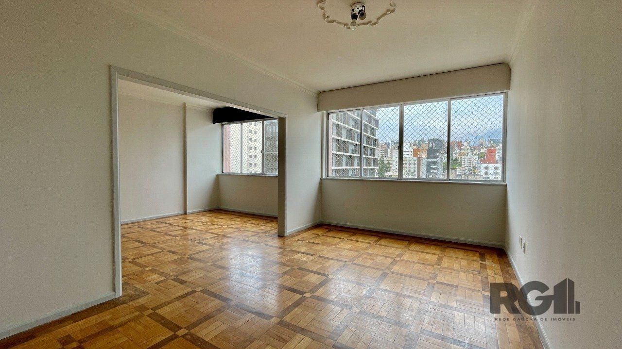 Apartamento com 140m², 3 dormitórios no bairro Auxiliadora em Porto Alegre para Comprar
