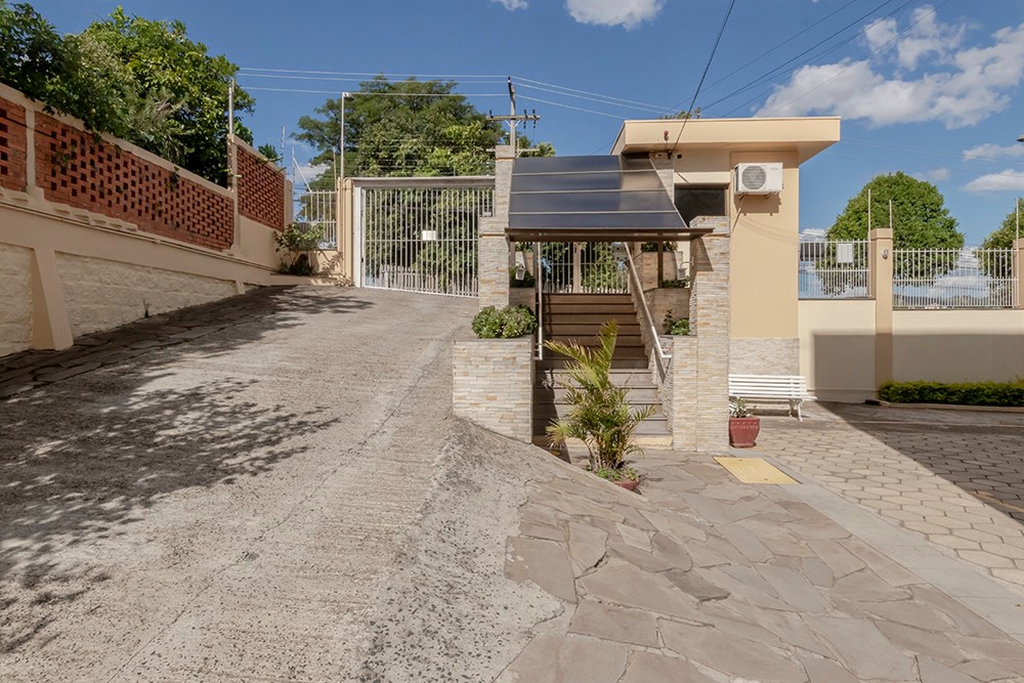 Apartamento com 67m², 2 dormitórios no bairro Menino Deus em Porto Alegre para Comprar