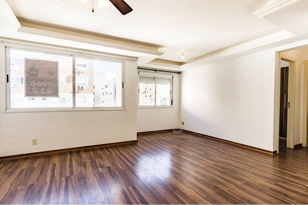 Apartamento com 67m², 3 dormitórios no bairro Vila Ipiranga em Porto Alegre para Comprar