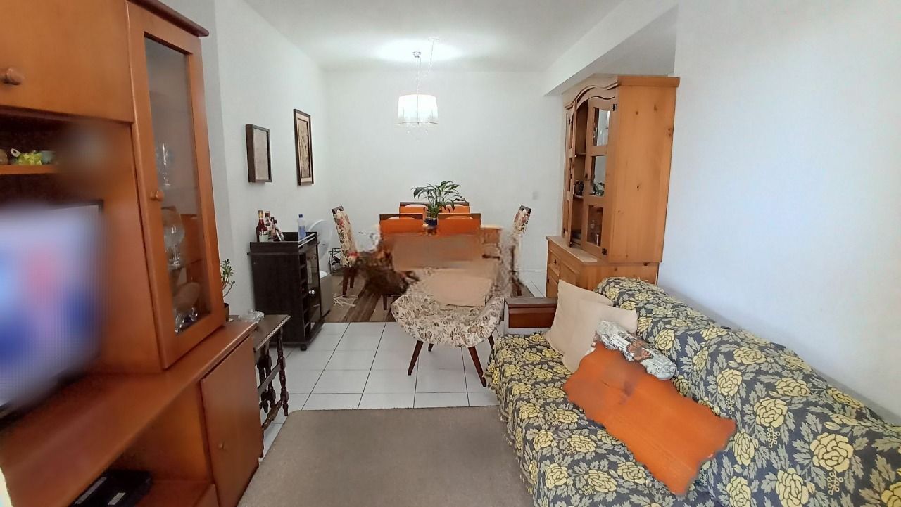 Apartamento com 79m², localizado no bairro Santo Antônio em Porto Alegre/RS.