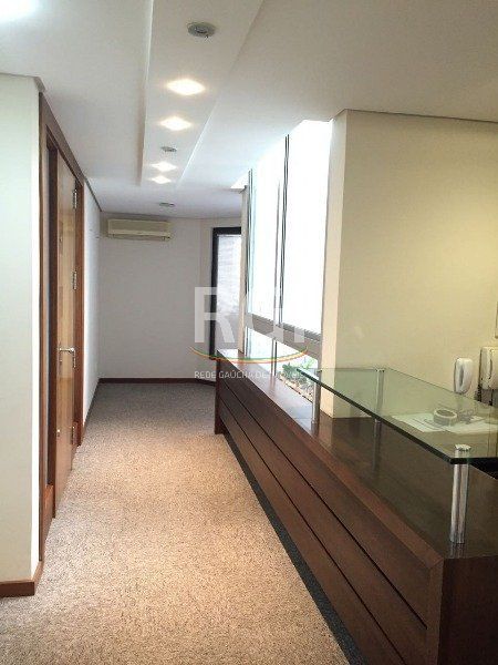 Sala Comercial com 122m², 10 dormitórios no bairro Menino Deus em Porto Alegre para Comprar