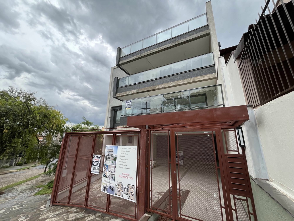Apartamento com 74m², 2 dormitórios no bairro Três Figueiras em Porto Alegre para Comprar