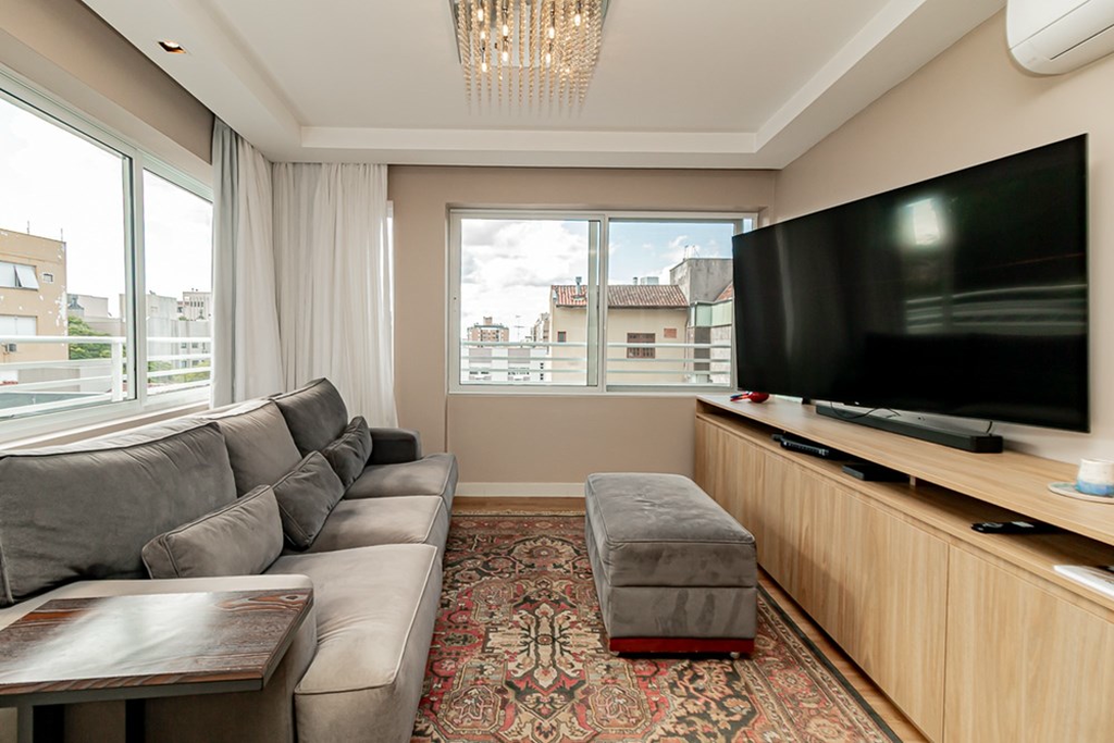 Apartamento com 89m², 2 dormitórios no bairro São João em Porto Alegre para Comprar