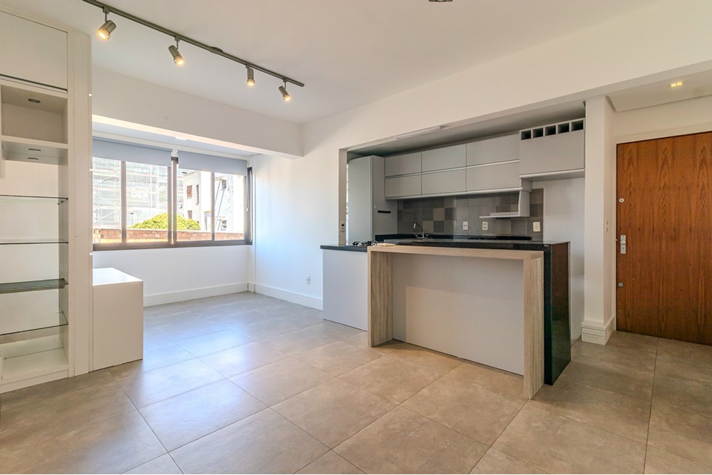 Apartamento com 82m², 3 dormitórios no bairro Passo da Areia em Porto Alegre para Comprar