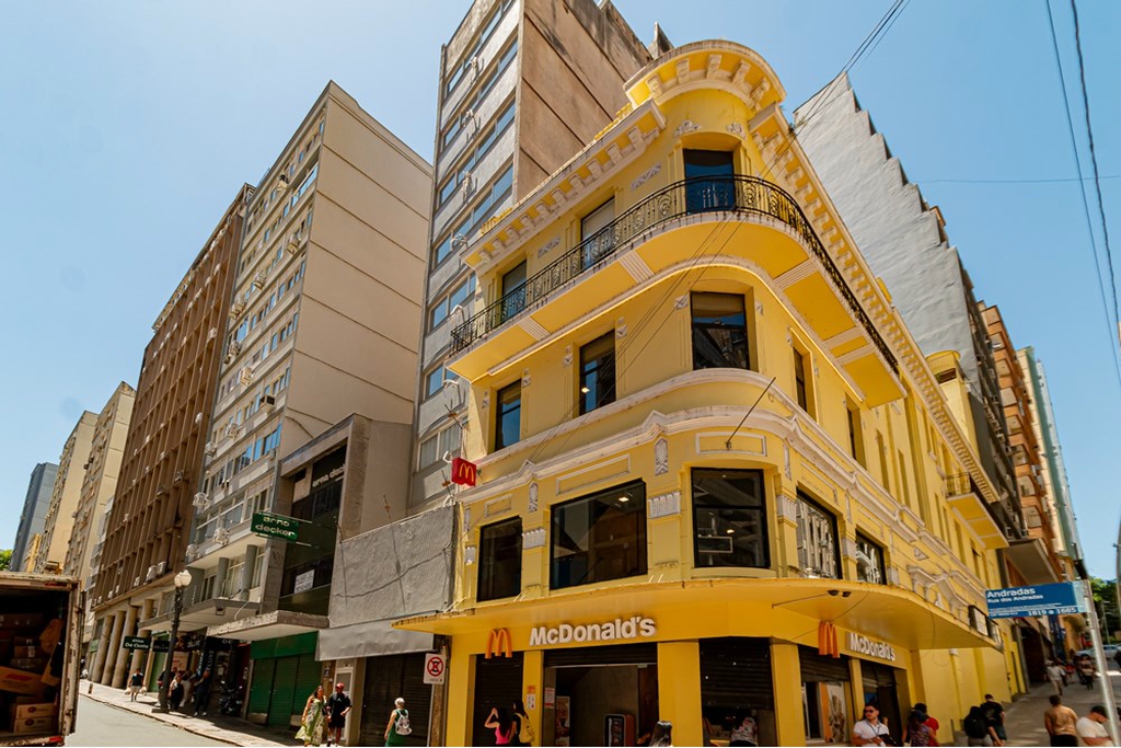 Sala Comercial com 34m² no bairro Centro Histórico em Porto Alegre para Comprar