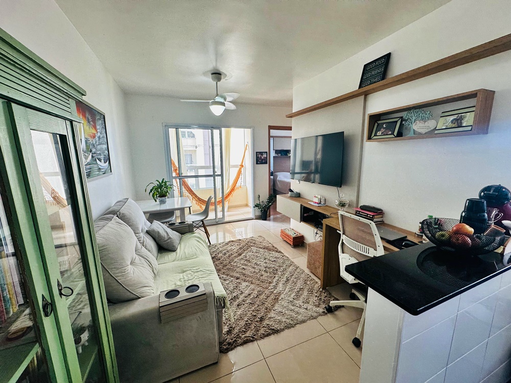 Apartamento com 48m², 2 dormitórios no bairro Costa e Silva em Porto Alegre para Comprar