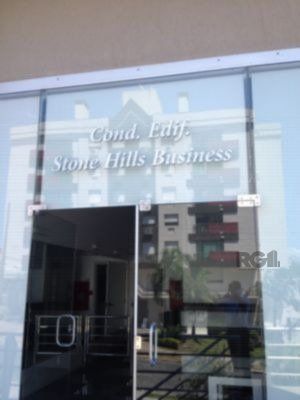 Sala Comercial com 35m² no bairro Chácara das Pedras em Porto Alegre para Comprar